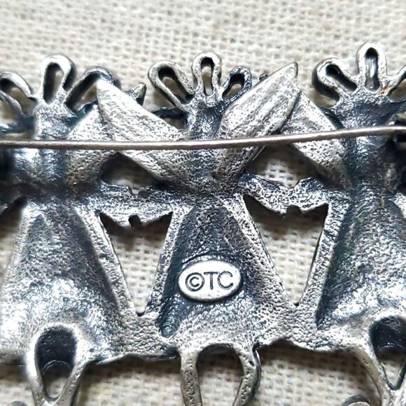 Vintage TC Silver Angels Brooch - Picture 5 of 7